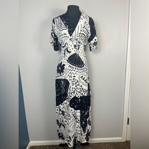 Farm Rio Black & White Cutout Maxi Dress Resortwear Vacation Size small pop art